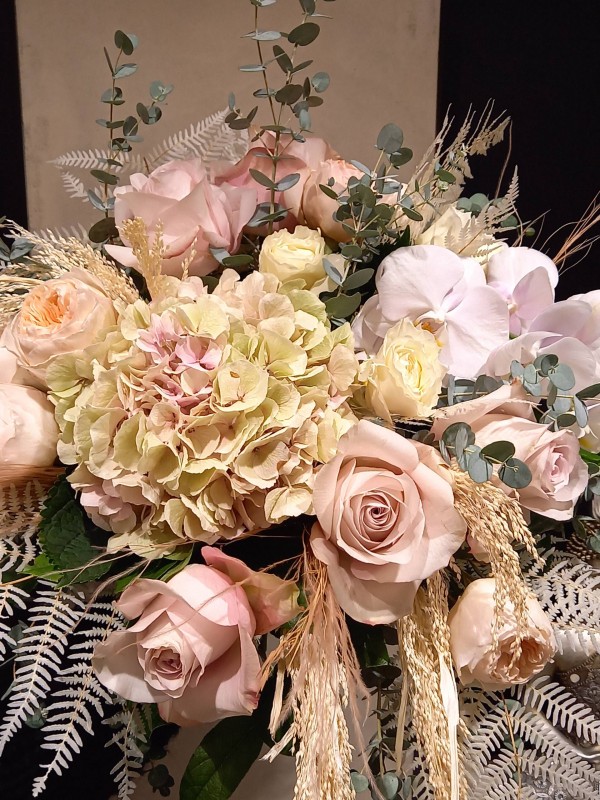 Vente bouquet de mariée original sans fleurs avec livraison Lyon 5 Proche  Tassin-La-Demi-Lune - La Fleuriste 